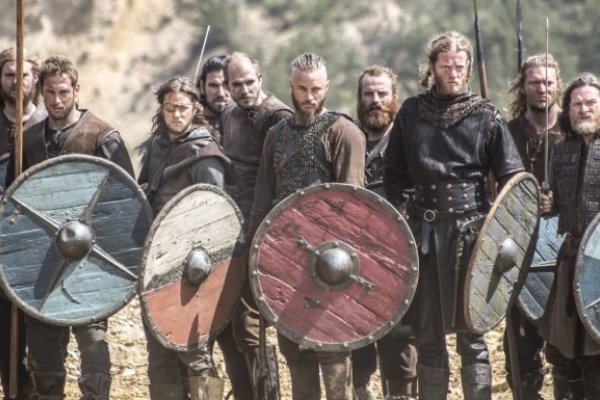 Titulky k Vikings S02E01 - Brother's War