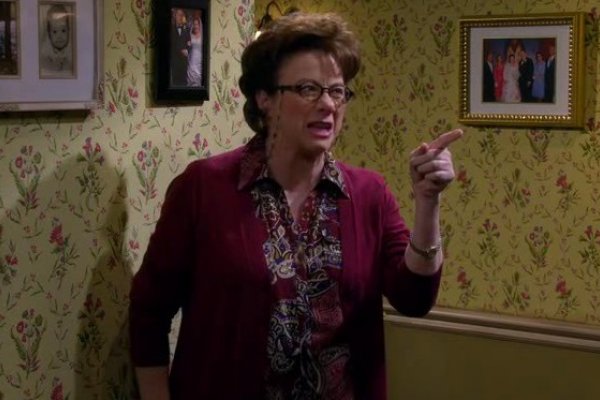 Titulky k Mike and Molly S05E12 - The World According to Peggy