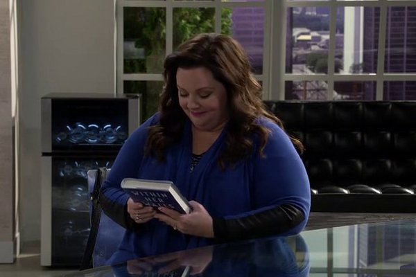 Titulky k Mike and Molly S05E13 - Buy the Book
