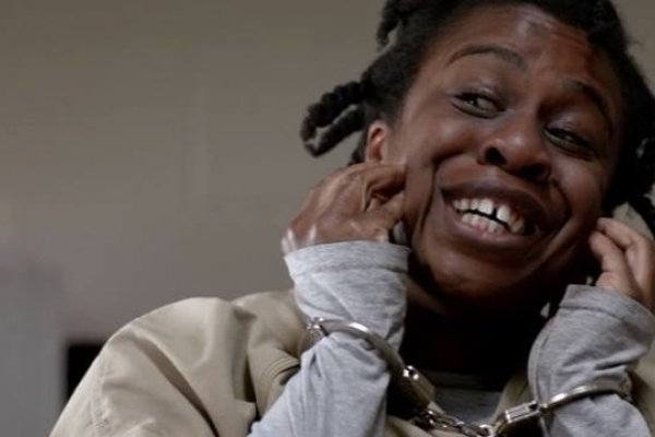 Titulky k Orange Is the New Black S02E13 - We Have Manners. We're Polite