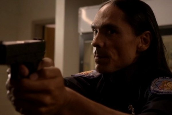 Titulky k Longmire S01E09 - Dogs, Horses and Indians