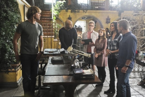 Titulky k NCIS: Los Angeles S05E06 - Big Brother