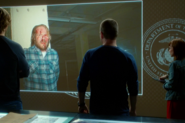 Titulky k NCIS: Los Angeles S05E17 - Between the Lines