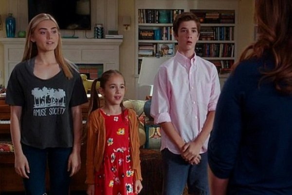 Titulky k American Housewife S02E03 - The Uprising