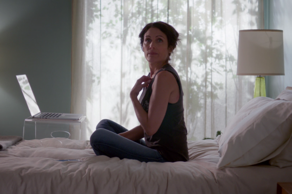 Titulky k Girlfriends' Guide to Divorce S02E09 - Rule #81: There's No Crying in Porn